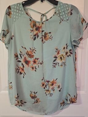 Alyx Mint Floral Lace-Shoulder Short Sleeve Top